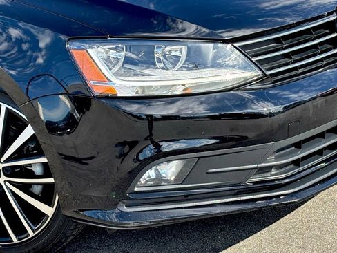 Used 2017 Volkswagen Jetta Sport image 8