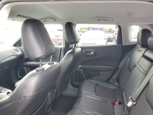 Used 2018 Jeep Compass Latitude w/ Popular Equipment Group AWD/4WD image 10