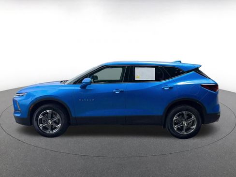 Used 2025 Chevrolet Blazer LT FWD image 9