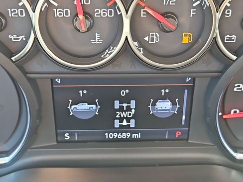 Used 2019 Chevrolet Silverado 1500 LT w/ Texas Edition image 18