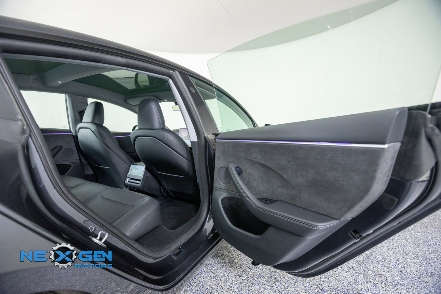 Used 2025 Tesla Model 3 Long Range AWD/4WD image 31