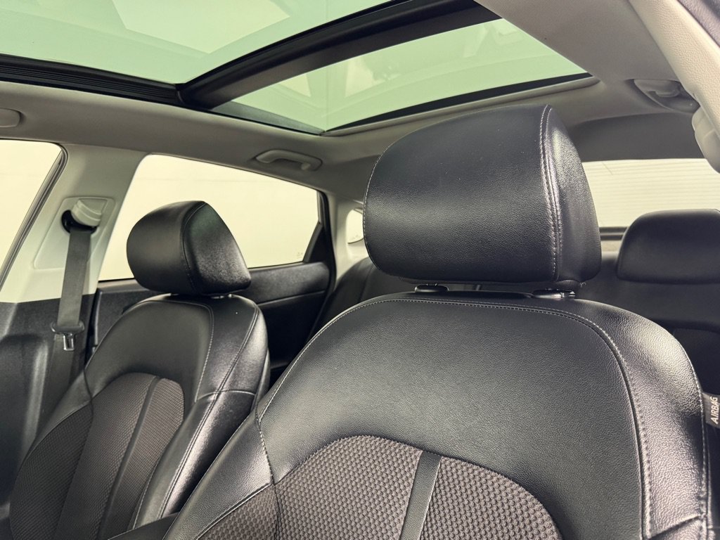 Used 2020 Kia Optima S w/ S Panoramic Sunroof Package FWD image 12