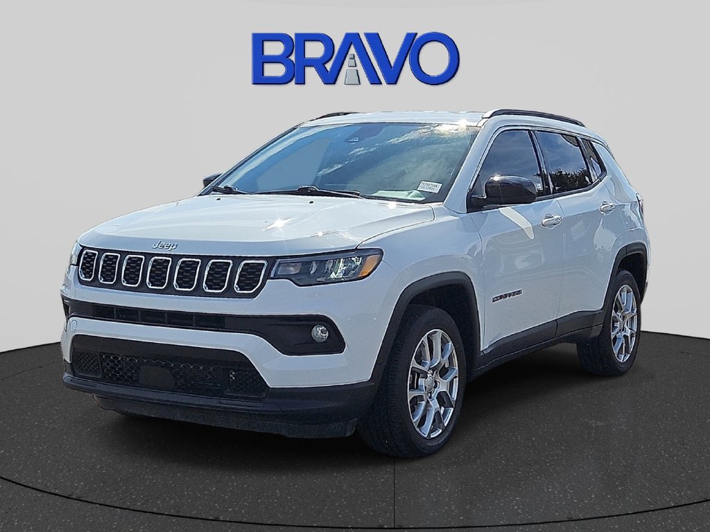 Used 2024 Jeep Compass Latitude AWD/4WD image 1