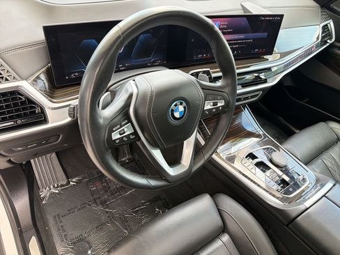Used 2025 BMW X5 xDrive50e AWD/4WD image 4