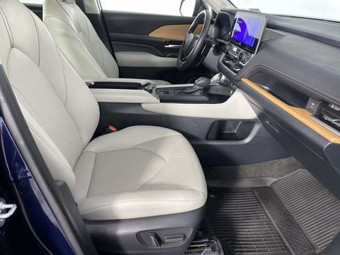 Used 2024 Toyota Grand Highlander AWD image 10