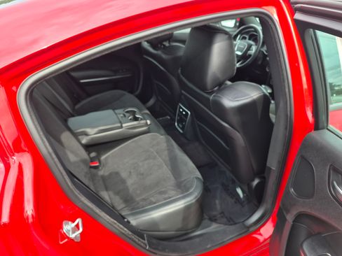Used 2016 Dodge Charger R/T RWD image 12