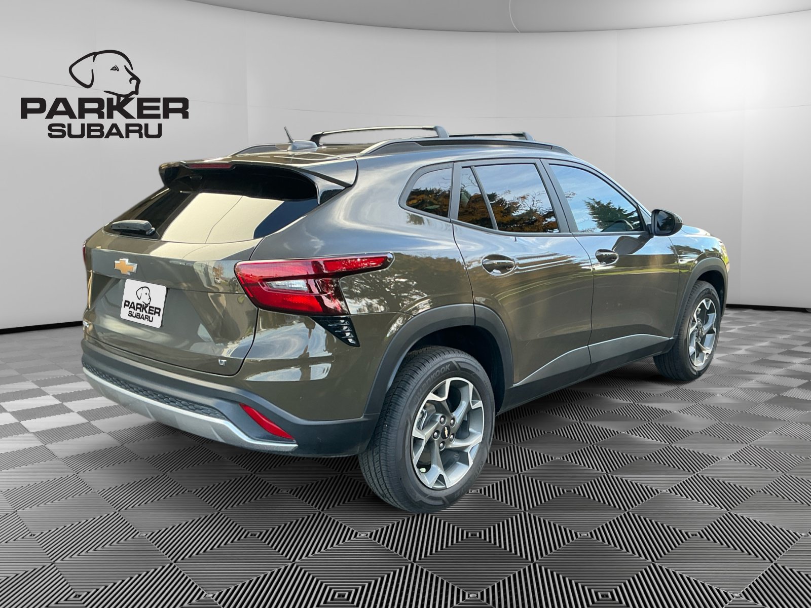 Used 2024 Chevrolet Trax LT w/ Sunroof Package FWD image 5