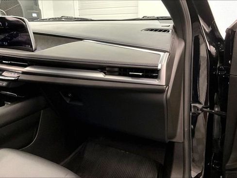 Used 2024 Cadillac XT4 Sport w/ LPO, Floor Liner Package AWD/4WD image 18
