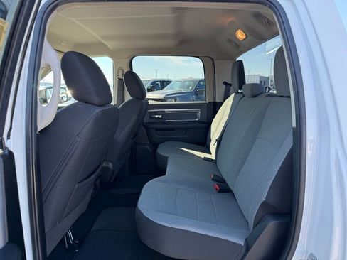 Used 2022 RAM 1500 Classic SLT RWD image 9