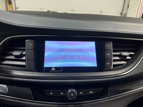 Certified 2023 Buick Enclave Essence image 19