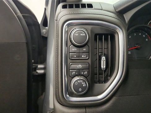 Used 2021 Chevrolet Silverado 1500 LT AWD/4WD image 23