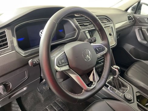 Used 2024 Volkswagen Tiguan SE image 27