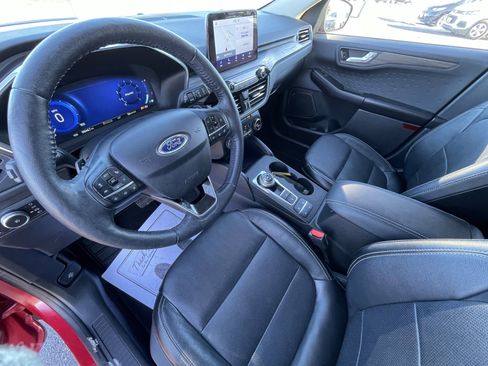 Used 2020 Ford Escape Titanium image 21