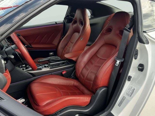 Used 2024 Nissan GT-R w/ Floor Mat Package AWD/4WD image 22