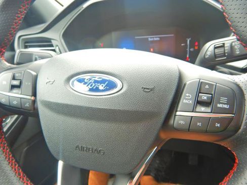 Used 2025 Ford Escape ST-Line AWD/4WD image 18