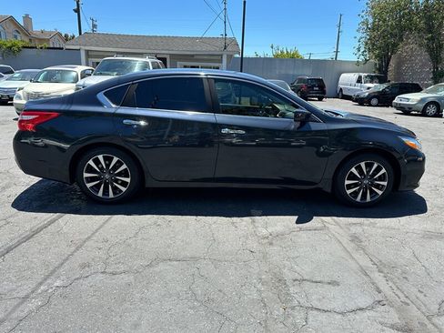 Used 2016 Nissan Altima 2.5 SV FWD image 4