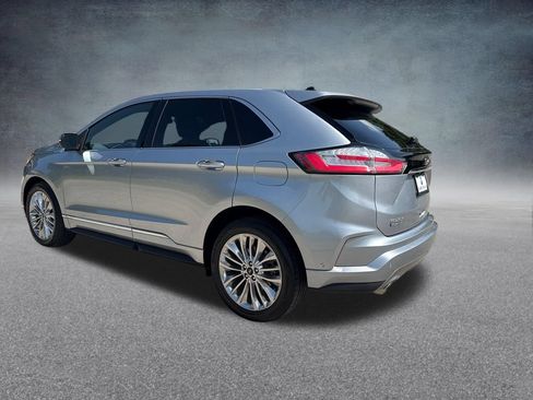 Used 2020 Ford Edge Titanium w/ Equipment Group 301A FWD image 3