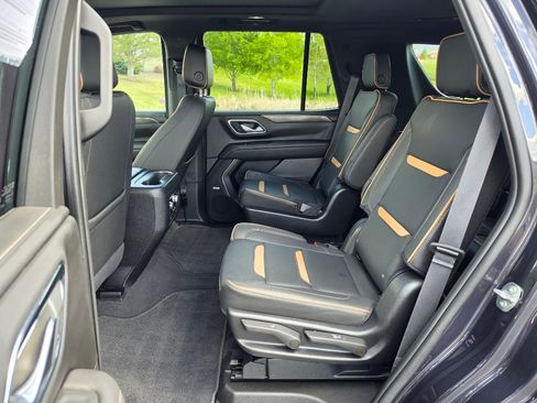 Used 2023 GMC Yukon AT4 w/ Technology Package AWD/4WD image 23