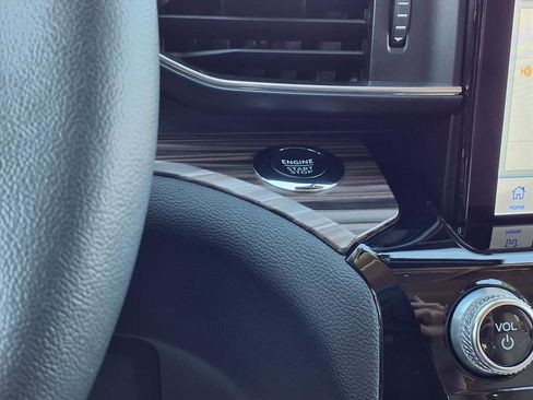 Used 2023 Ford Explorer Limited w/ Limited Technology Package image 14