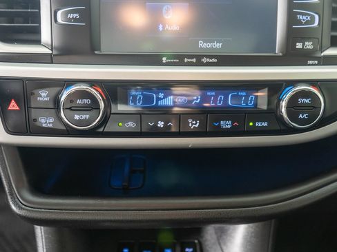 Used 2017 Toyota Highlander SE AWD/4WD image 20