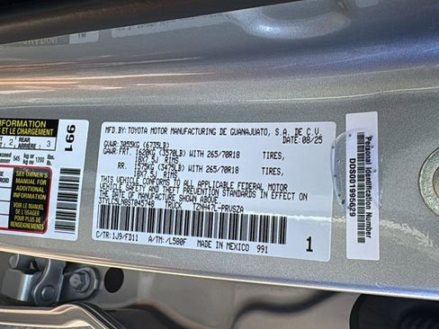 Used 2025 Toyota Tacoma TRD Off-Road image 24