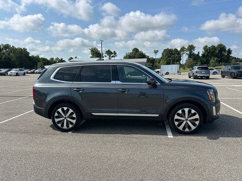 Certified 2022 Kia Telluride EX w/ EX Premium Package FWD image 3