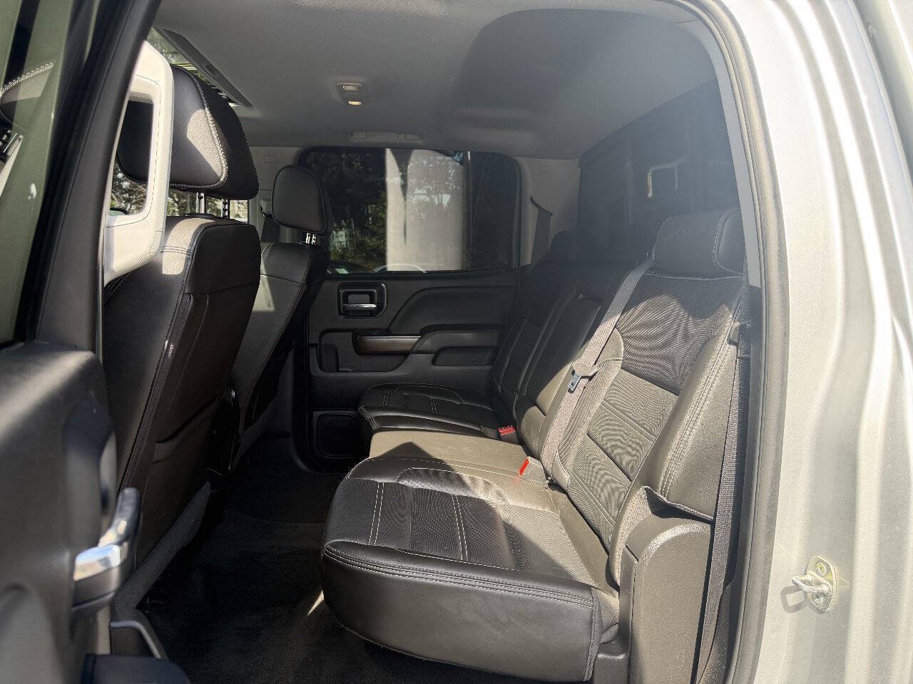 Used 2018 GMC Sierra 2500 Denali w/ Duramax Plus Package AWD/4WD image 19