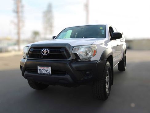 Used 2015 Toyota Tacoma PreRunner image 35