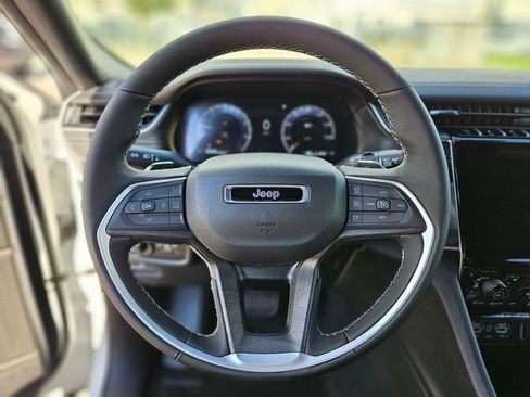 New 2025 Jeep Grand Cherokee Limited w/ Black Appearance Package image 25