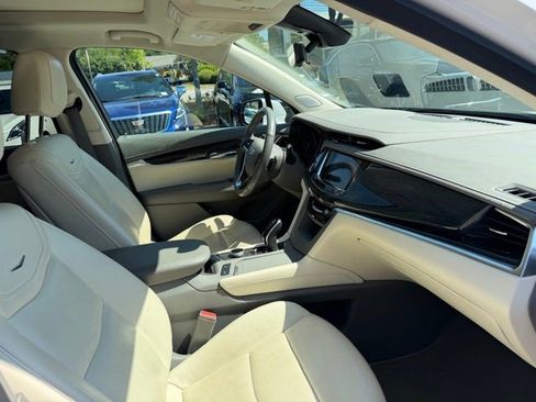 Certified 2024 Cadillac XT6 Premium Luxury w/ Technology Package FWD image 11