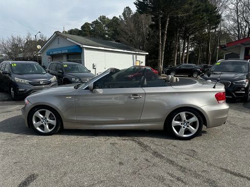 Used 2010 BMW 135i Convertible image 3