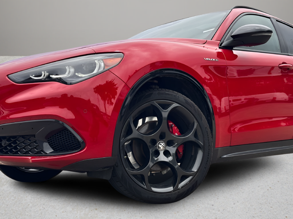 Used 2025 Alfa Romeo Stelvio Sprint AWD/4WD image 26