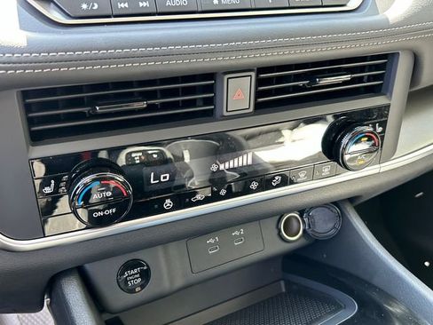 New 2026 Nissan Rogue SV w/ Cold Weather Package AWD/4WD image 18
