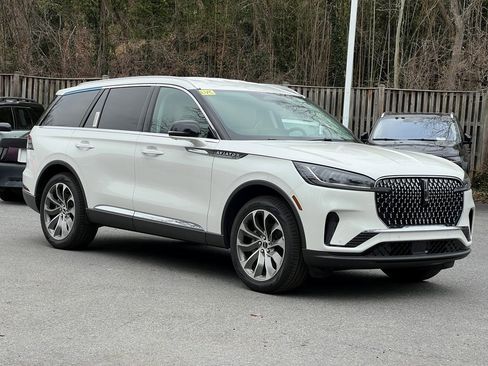 New 2026 Lincoln Aviator Premiere Sport Utility image 1
