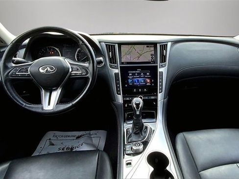 Used 2020 INFINITI Q50 Luxe w/ Essential Package (3.0T Luxe) image 12