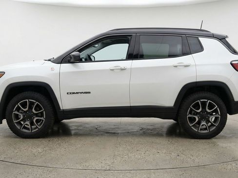 Used 2025 Jeep Compass Trailhawk AWD/4WD image 5