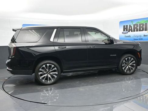 Used 2025 Chevrolet Tahoe High Country AWD/4WD image 6