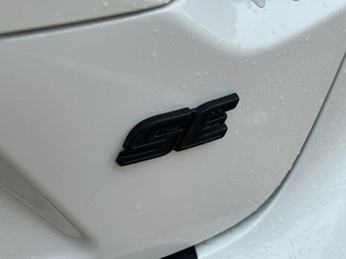 Used 2025 Toyota Corolla SE FWD image 13