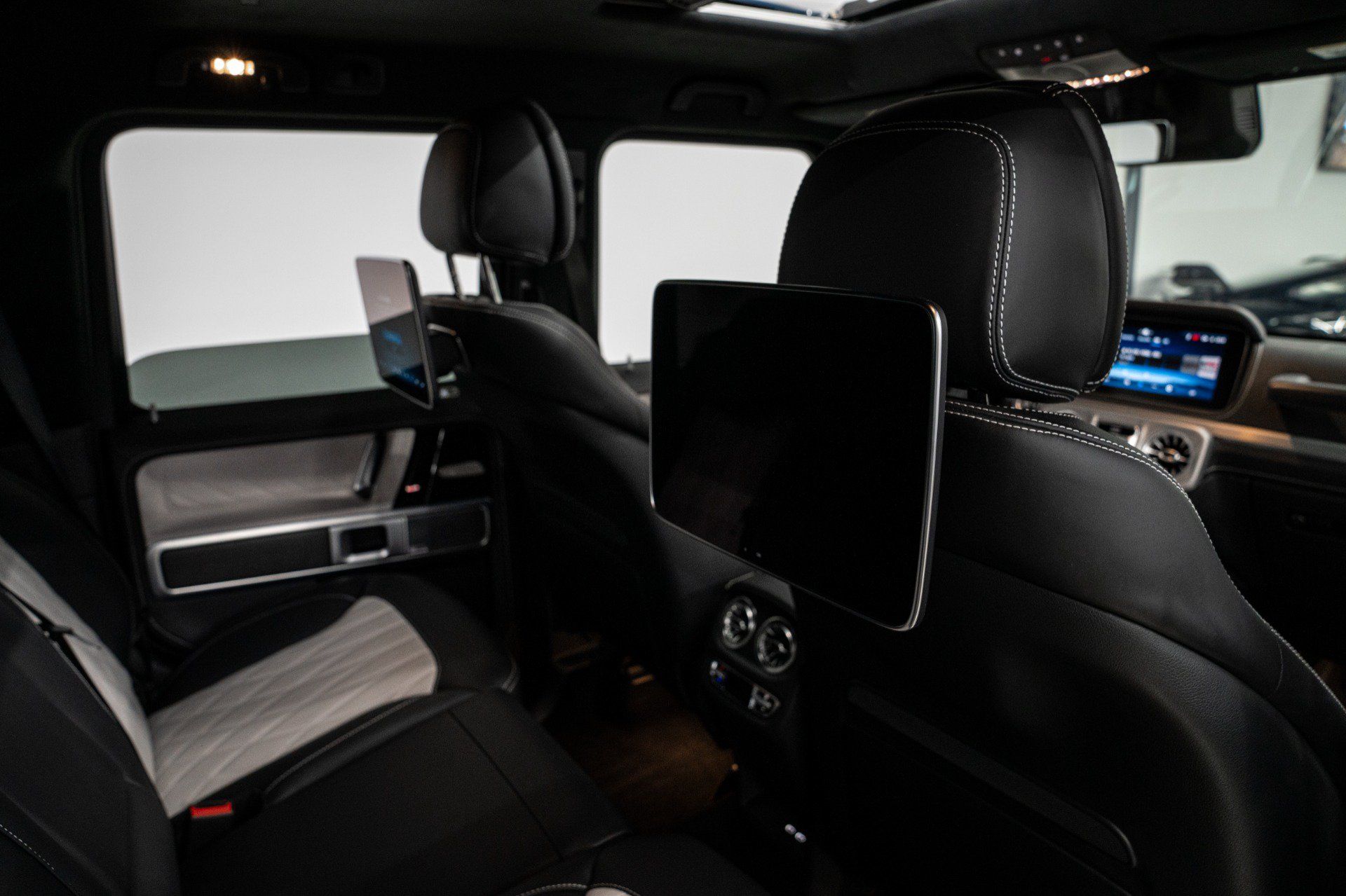 Used 2026 Mercedes-Benz G 63 AMG 4MATIC image 30