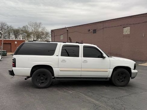 Used 2004 Chevrolet Suburban LT w/ Preferred Equipment Group AWD/4WD image 6
