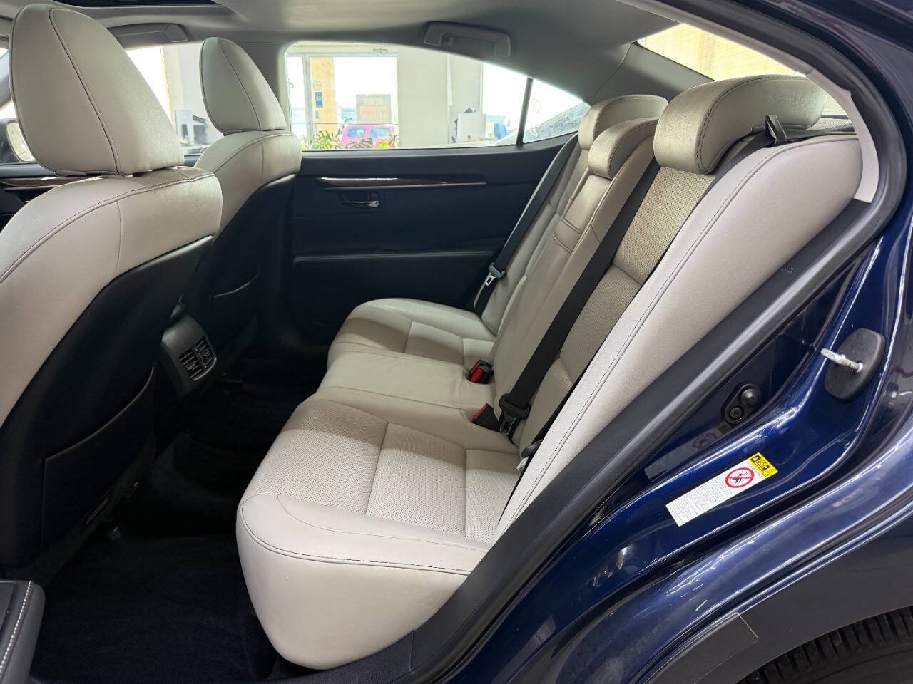 Used 2013 Lexus ES 350 w/ Luxury Pkg FWD image 13