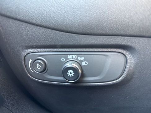 Used 2022 Chevrolet Equinox RS w/ LPO, Floor Liner Package image 13