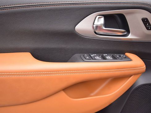 New 2026 Chrysler Pacifica Pinnacle image 37