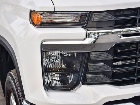 New 2026 Chevrolet Silverado 2500 LT w/ Safety Package AWD/4WD image 8