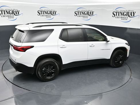 Used 2023 Chevrolet Traverse LT image 15