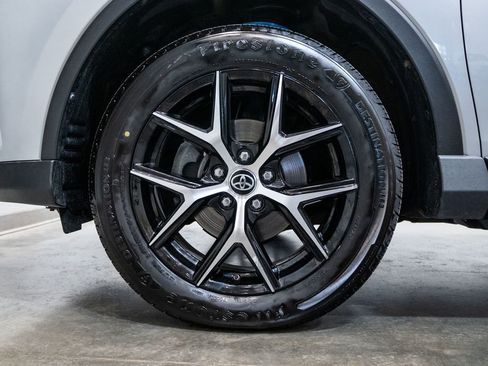 Used 2016 Toyota RAV4 SE image 11