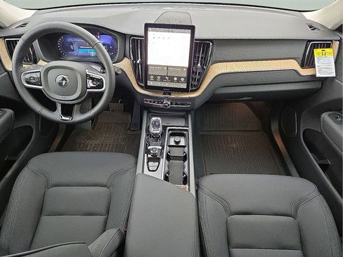 New 2026 Volvo XC60 B5 Core w/ Protection Package Premier image 17