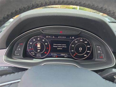 Used 2018 Audi Q7 3.0T Prestige w/ Prestige Package AWD/4WD image 32