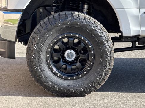 Used 2019 Ford F250 Lariat w/ Lariat Ultimate Package AWD/4WD image 26