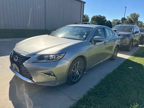 Used 2016 Lexus ES 350 w/ Premium Package w/Wood Trim FWD image 1